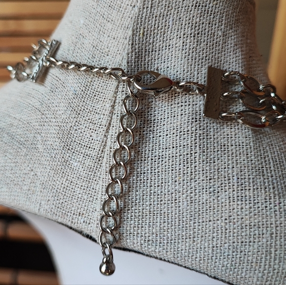 Elongated Oval Chain Link Vintage Silver Tone Triple Strand Necklace Unsigned - Picture 3 of 4